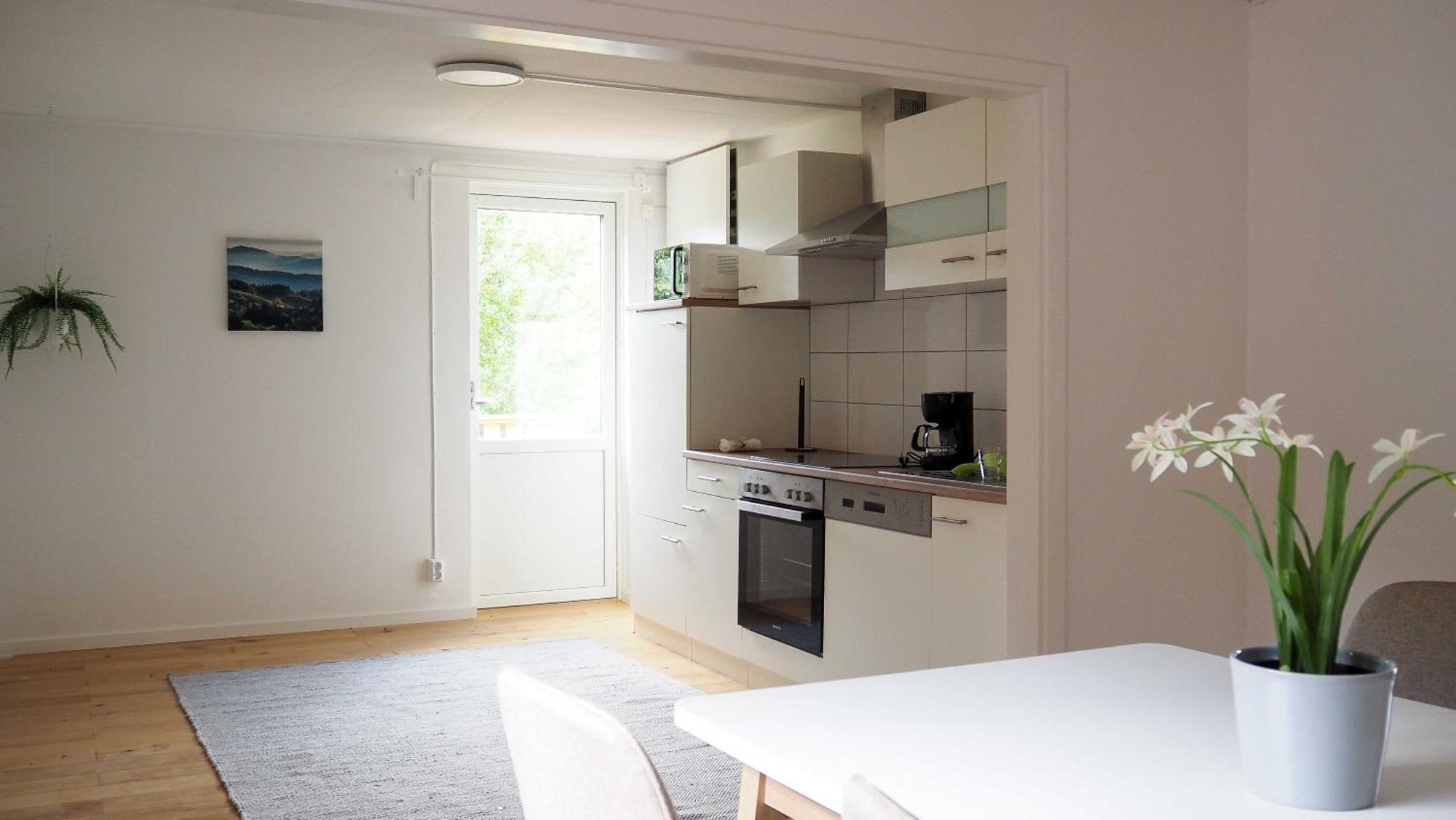 Komplett Laegenhet Med Sjoeutsikt Malmon Exterior photo